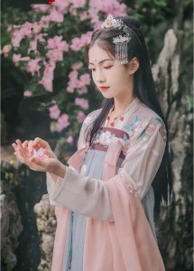 唐装漢服 コスプレ衣装 刺繍入り豪華な古代宮廷服 イベントステージ衣装 ロングチャイナドレス 華流風舞台撮影ドレス 二点送料無料