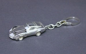 SilverCar(シルバーカー)キーホルダー・コルベット・スティングレー’82 銀細工 ミニチュアカー スターリングシルバー 1/100スケール】 