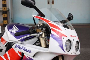  アクリポイント  【4580423290289】 HONDA　90-00 CBR400RR クリアスクリーン