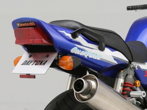 【DAYTONA(デイトナ)】 フェンダーレス車種別キット　74362 KAWASAKI　ZRX1200R/S（01〜08）ZRX1100/?（97〜00）【保安基準適合ボル