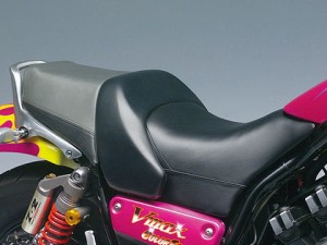 【DAYTONA(デイトナ)】 38145 カスタムシート プレーンTYPE V-MAX ブラック