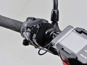 【DAYTONA(デイトナ)】 98437 バイク専用電源 スレンダーUSB1ポート（USB 5V2.4A）