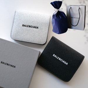 【送料無料】【新品■正規品■ギフト包装無料】BALENCIAGA バレンシアガ EVERYDAY二つ折り財布　ウォレット 594216210IE1090 折りたたみ