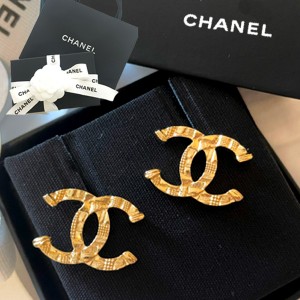 【新品■正規品■送料無料■ギフト包装無料】CHANEL シャネル 国内発 シンプルココマーク ピアスABB375B13473NP955 レディース 女性 ギフ