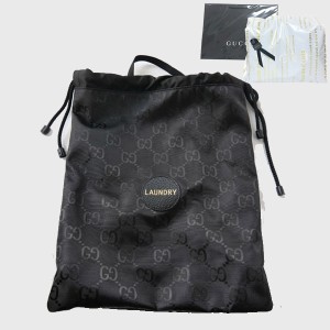 【新品■正規品■送料無料■ギフト包装無料】GUCCI グッチ オフザグリッド巾着バッグ 674247UKDQN 1000 レディース 女性 ギフト プレゼン