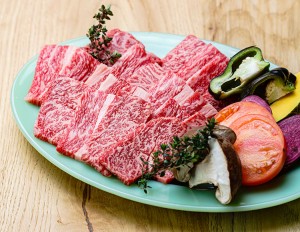 但馬牛 カルビ焼肉６００ｇ（送料無料）（贈答 ギフト 贈り物 プレゼント お歳暮）