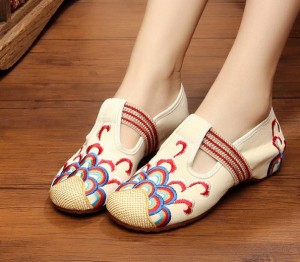 レディースシューズ チャイナ靴 手作り北京布靴 ローヒールエスニックチャイナシューズカジュアル 民族風 刺繍柄 ミュール 婦人靴