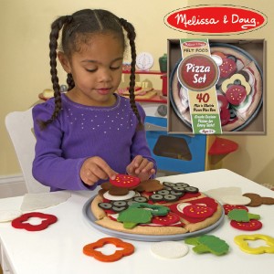 Melissa & Doug メリッサ＆ダグ フェルトピザセット おままごと ~ ３歳、4歳のお誕生日やクリスマスプレゼント。