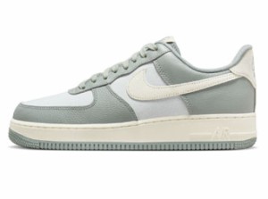  バスケットシューズ バッシュ スニーカー   ナイキ Nike AIR FORCE 1 '07 LX  MICA GREEN/