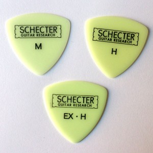 SCHECTER　ピック　ルミナス　トライアングル　蓄光