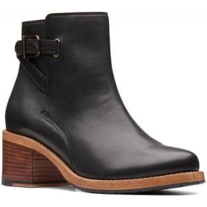 clarks boots black