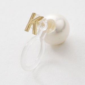 片耳 18金 K18 18K 貝パール パールイヤリング インビジブル 樹脂モチーフ イニシャル Kデザインレディース 女性用 ファッション