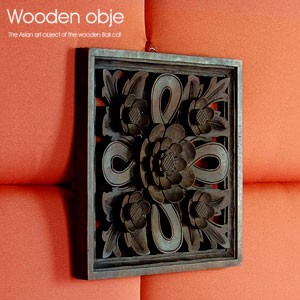 アジアン雑貨 フラワーモチーフの木彫りレリーフ 正方形