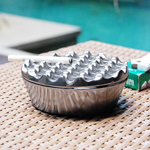 アジアン雑貨 波型デザインの丸いアルミ製灰皿