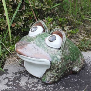 陶器 9号丸目蛙 縁起物カエル お庭 玄関先 蛙信楽焼 おしゃれ 和風【手作り】
