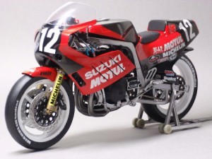 フジミ模型 スズキGSX-R750ヨシムラ 1986年TT-F1仕様 1/12 バイクシリーズ (未使用品)