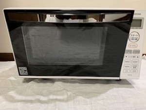 【未使用】【中古】東芝 電子レンジ　17L　ホワイト（縦開き扉）TOSHIBA ER-SS17A-W