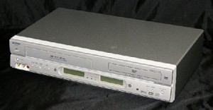 SHARP　シャープ　DV-GH600　VTR一体型DVDビデオプレーヤー(VHS／DVDプレー(中古品)