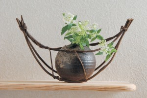 かごつる二輪   信楽焼 陶器 花入れ 花器 花入 花瓶    彩り屋_