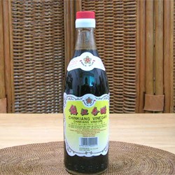 厳選　鎮江香酢（中国黒酢・香醋）お徳用600g（瓶入）(中華料理、業務用)