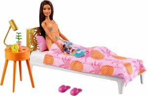 Barbie バービー人形とベッドルームのプレイセット、屋内家具プレイセット人形（11.5インチのブルネット）パジャマとアクセサリー、3-7歳