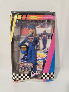 Barbie 1998バービー人形のNASCARの50周年記念NRFBレアダメージボックス