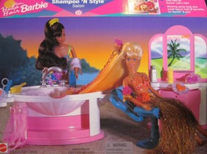 Barbie バービー Hula Hair Shampoo 'nスタイルサロンプレイセットWシンク＆ワーキングスプレーホース（1996 Arcotoys、Mattel）