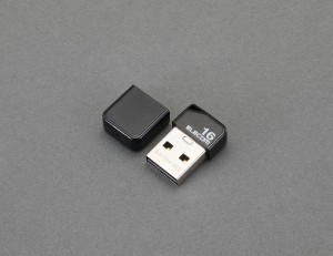 32GB USBメモリー(超小型) EA759GV-82 WO店