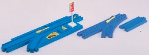 プラレール レール部品 R-19 自動ターンアウトレール ターンアウトレールLセット 電車、新幹線のおもちゃ 知育玩具