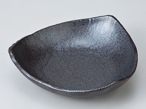 和食器 中鉢/ 黒釉三角鉢 /陶器 業務用 家庭用 Medium Sized Bowl