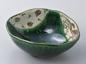 和食器 中鉢/ 織部トチリ変形小鉢 /陶器 業務用 家庭用 Medium Sized Bowl