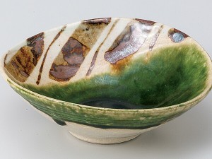 和食器 中鉢/ 織部十草たわみ取り鉢 /陶器 業務用 家庭用 Medium Sized Bowl