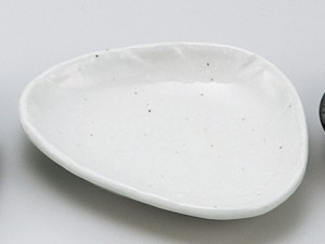 和食器 小皿 おしゃれ/ 白釉三角小皿 /陶器 業務用 家庭用 small plate