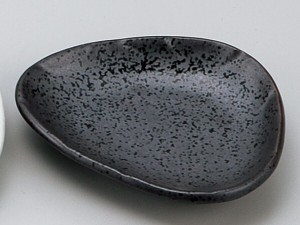 和食器 小皿 おしゃれ/ 黒釉三角小皿 /陶器 業務用 家庭用 small plate