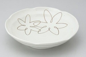 大皿 パスタ皿 カレー皿/ 線画フラワー6.8深皿 白 /和食器 盛鉢