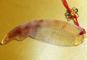 天然 牛角製 櫛 comb 白髪 抜け毛などの防止 新品 ブラッシングブラシ くし 巻き髪 静電気防止 ストレートヘアー ロングヘア― 頭皮ケア 