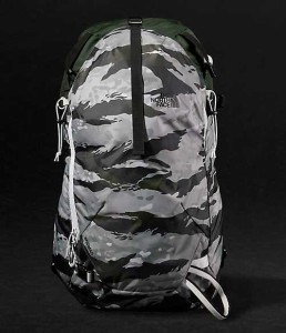 ノースフェイス メンズ バックパック リュックサック The North Face Snomad 34 Backpack 34 Liters - Rocko Green Multi Camo Print