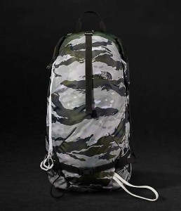 ノースフェイス メンズ バックパック リュックサック The North Face Snomad 23 Backpack 23 Liters - Rocko Green Multi Camo Print