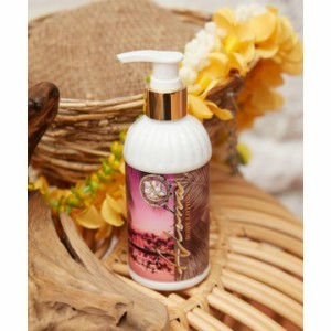 〈¥3980以上で送料無料〉【kahiko】アイラボディミルクローション【SUNSET　MUSK(ピンク)】