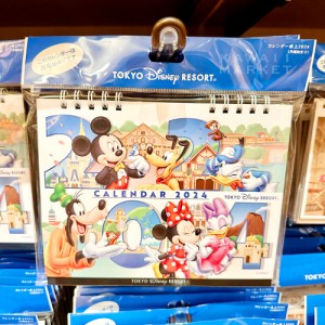 2024年　イラスト　卓上カレンダー　文房具　キャラクター　ディズニーリゾート　グッズ　お土産　プレゼント　TDL　TDS