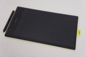 【中古】WACOMワコム ペンタブレット CTH-670/K Bamboo Fun Medium ブラック