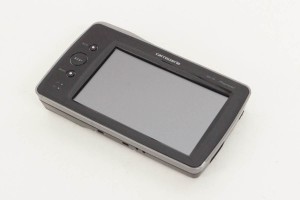 【中古】C Pioneerパイオニア 4.8型ワイドVGA ワンセグチューナー内蔵 メモリーナビゲーション AVIC-T05 II-SV carrozzeria