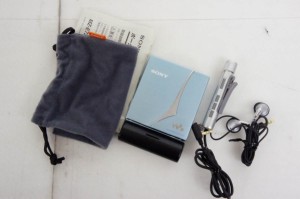 【中古】C SONYソニー ポータブルMDプレーヤー MDウォークマン MZ-E720 ポータブルオーディオ MDLP対応