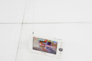 【中古】Panasonicパナソニック ポータブルワンセグテレビ 5V型 VIERAビエラ 防水 SV-ME700-W ホワイト ポータブルTV