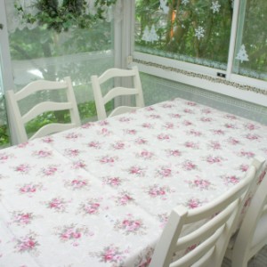 ロマンチックローズ撥水テーブルクロス 135×180cm ピンク クリーム 長方形 薔薇 薔薇とレースと天使のお店