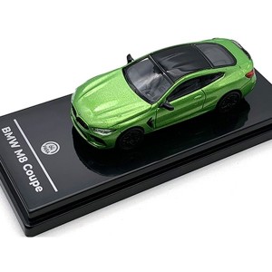 BMW M8 クーペ ジャワグリーン LHD 1/64 ミニカー パラゴン