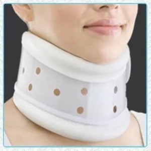 頸椎 固定 カラー 首 サポート 簡単着脱 コルセット ムレ防止 フリーサイズ