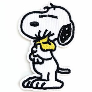 送料無料/ ワッペン スヌーピー 抱きウッドストック 刺繍 アイロン 全身 キャラクター パッチ アップリケ SNOOPY