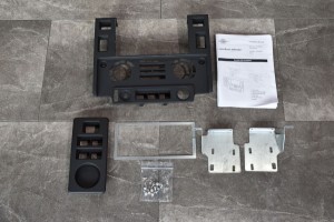 中古 ランドローバー ディフェンダー 用 2DIN ナビパネル 取り付けキット 1セット