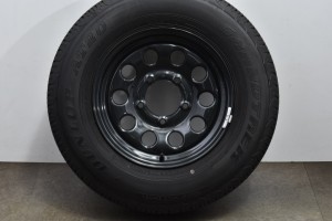 中古タイヤホイール 1本セット 15インチ 5.5J +5 PCD 139.7 195/80R15 96S スズキ 純正 ホイール【 ダンロップ 製 タイヤ付き】